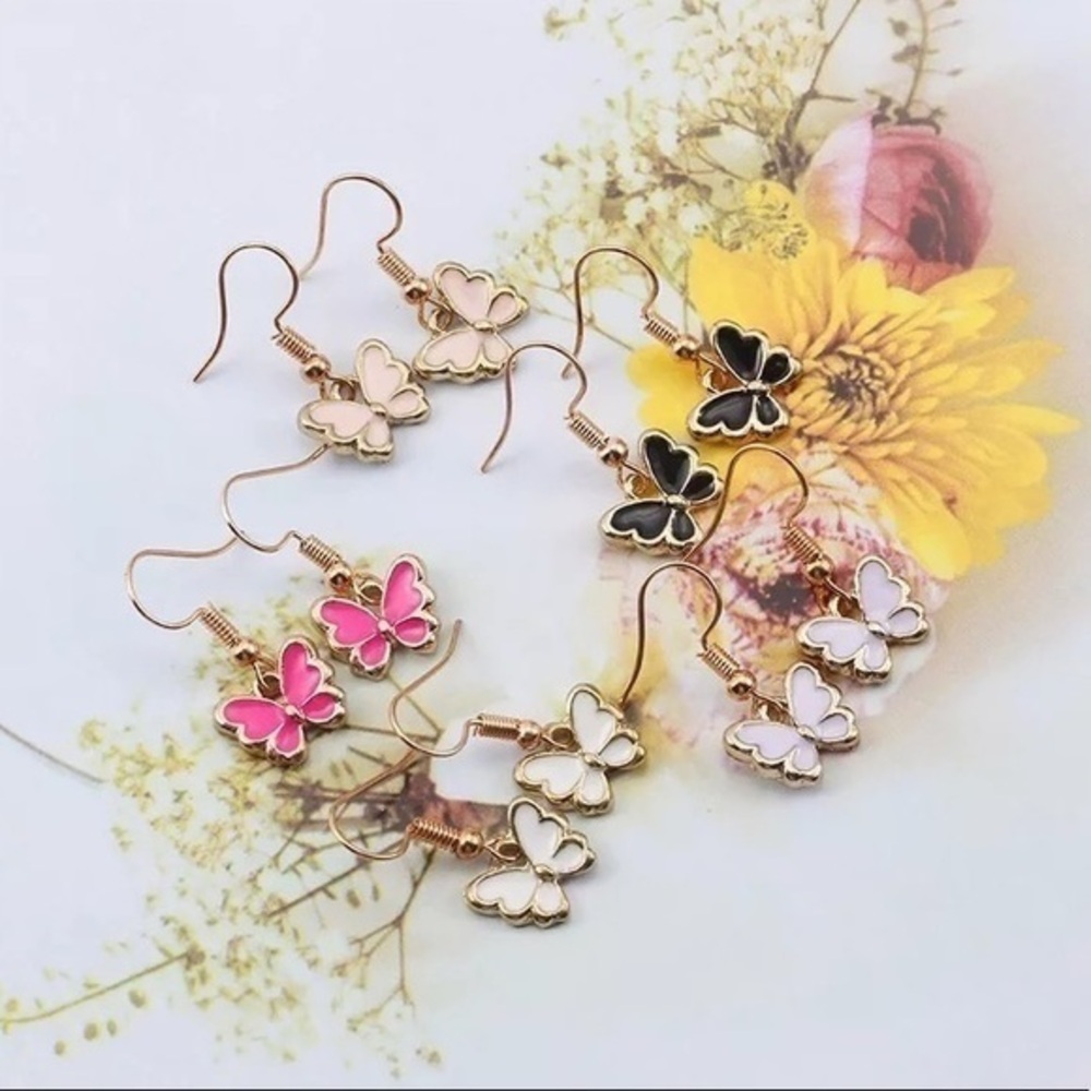 3/$30 💛 Butterfly Earrings
